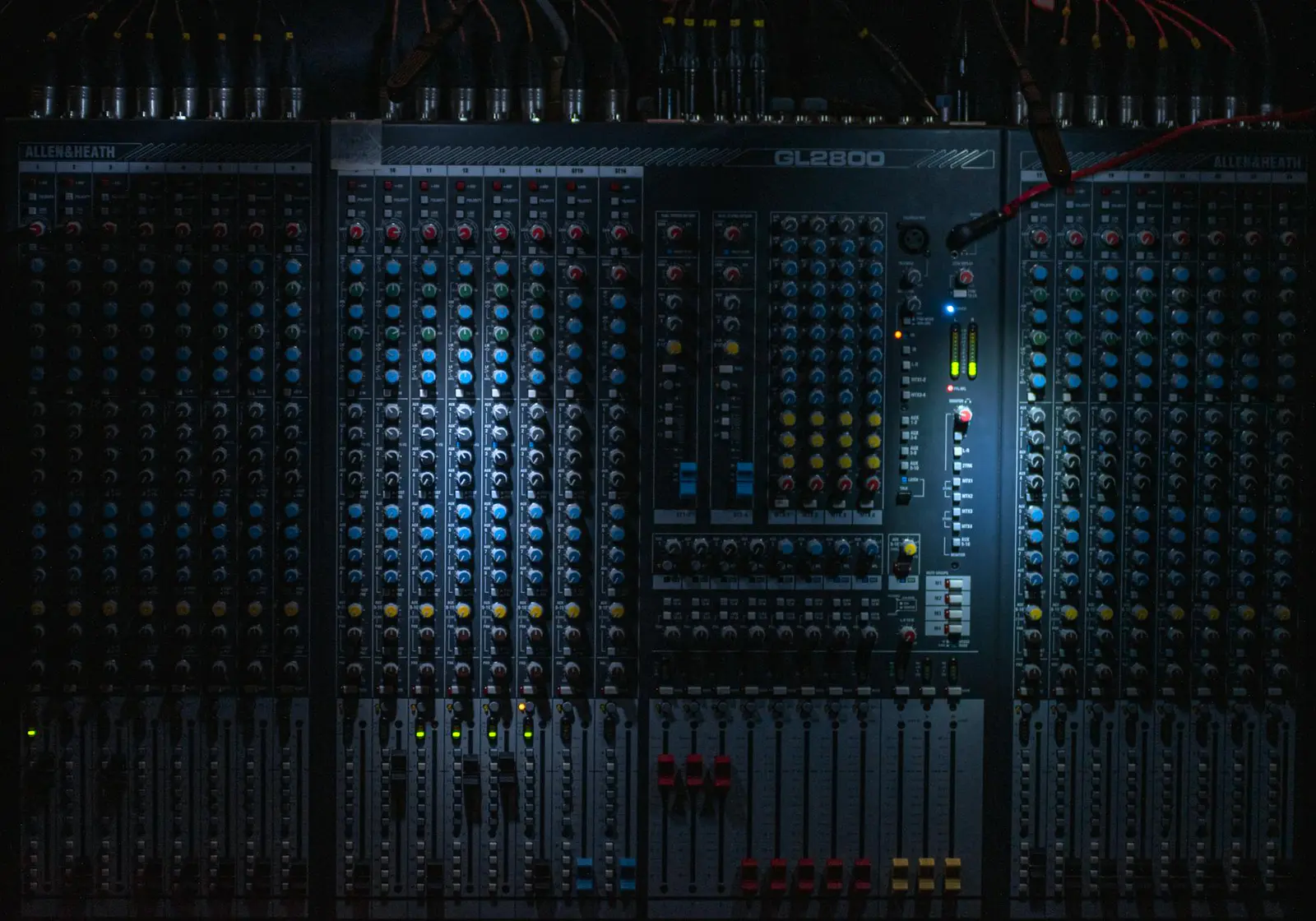 Audio mixing desk